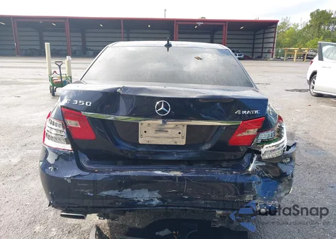 2012 Mercedes-Benz E 350 4Matic z USA, uszkodzony, nr VIN WDDHF8JBXCA624053